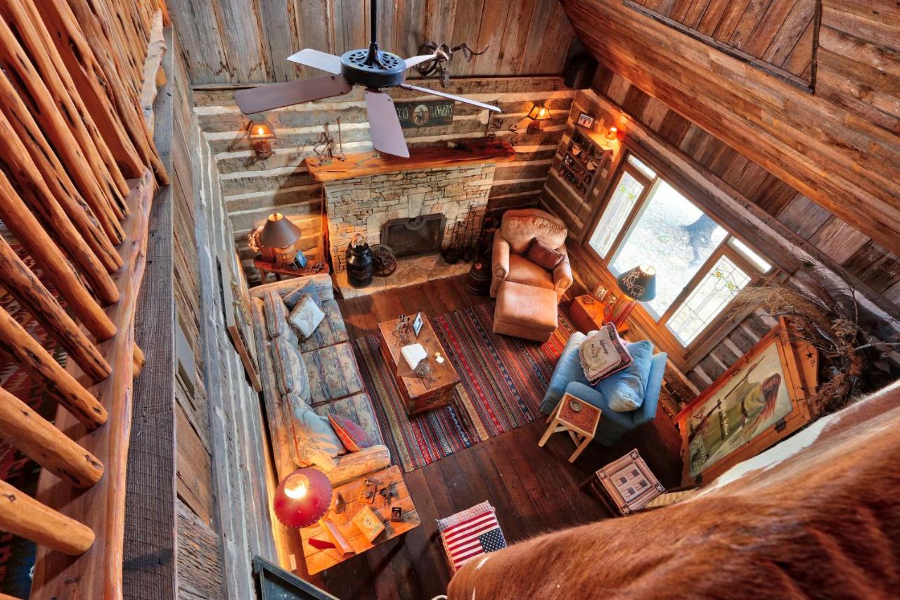 Log Cabin At Old Glory Ranch Villa Wimberley Exterior photo