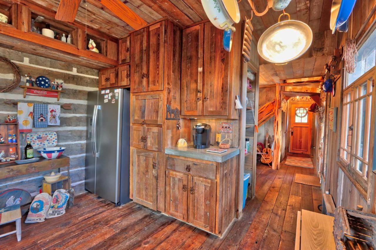 Log Cabin At Old Glory Ranch Villa Wimberley Exterior photo