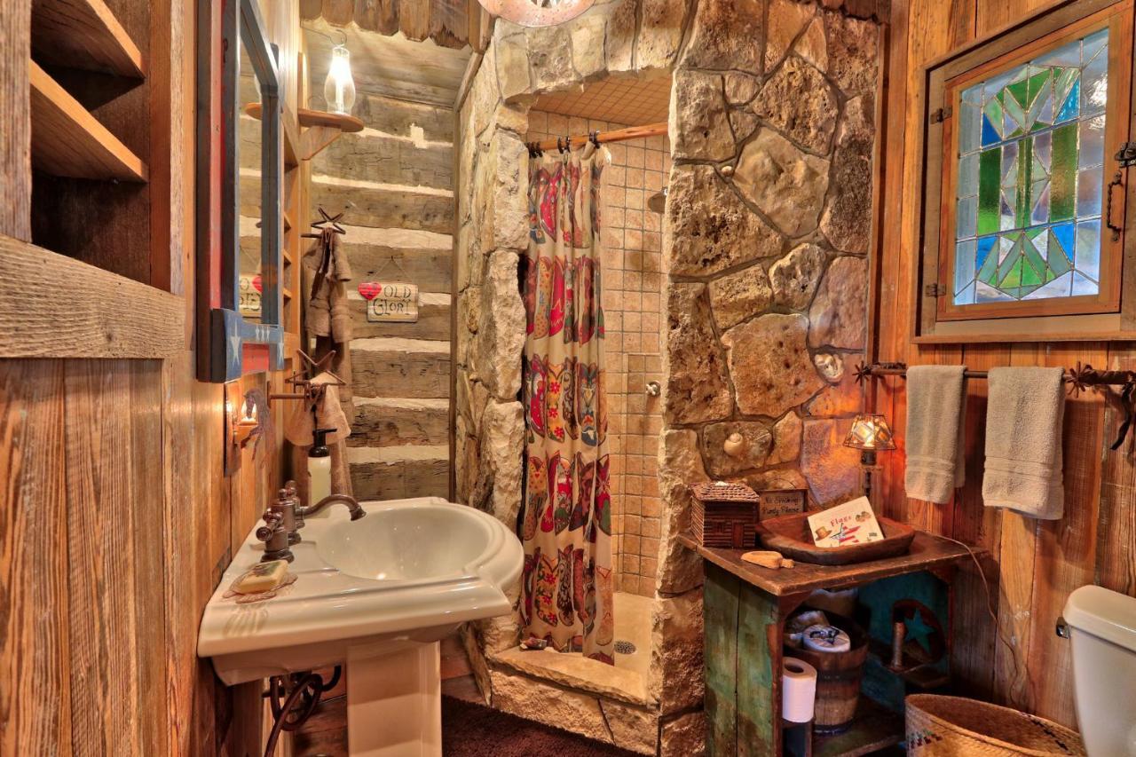 Log Cabin At Old Glory Ranch Villa Wimberley Exterior photo